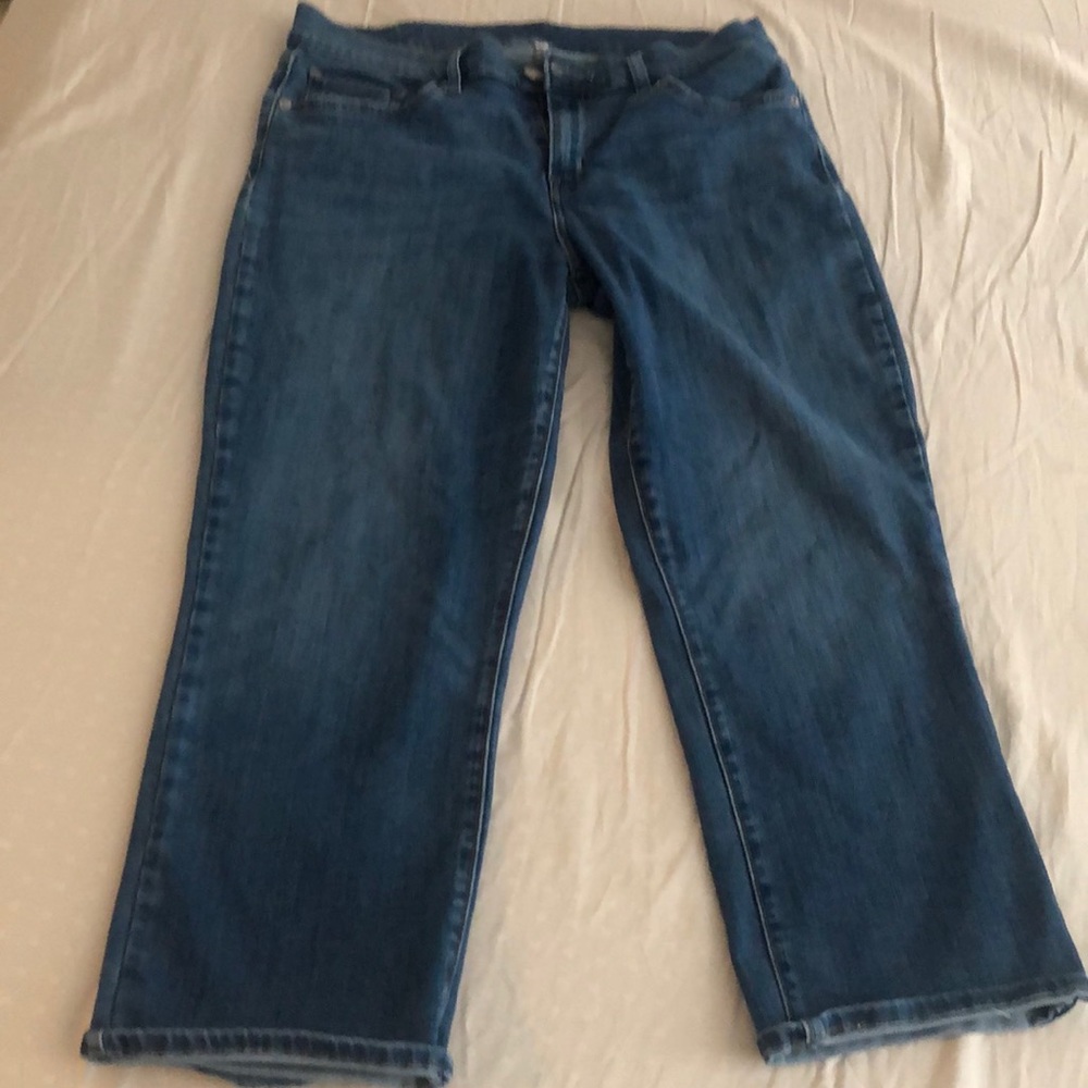 Levi’s cropped trousers
